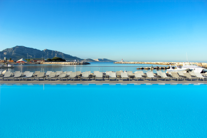 piscine hotel Marseille Pullman Palm Beach