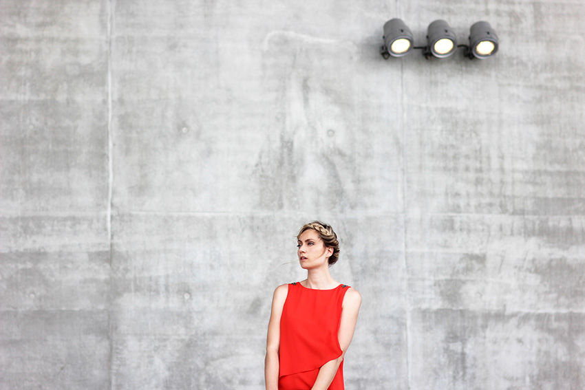 Street style robe rouge