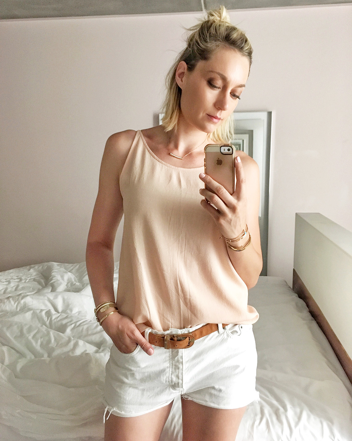 comment porter-short-en-jean-blanc