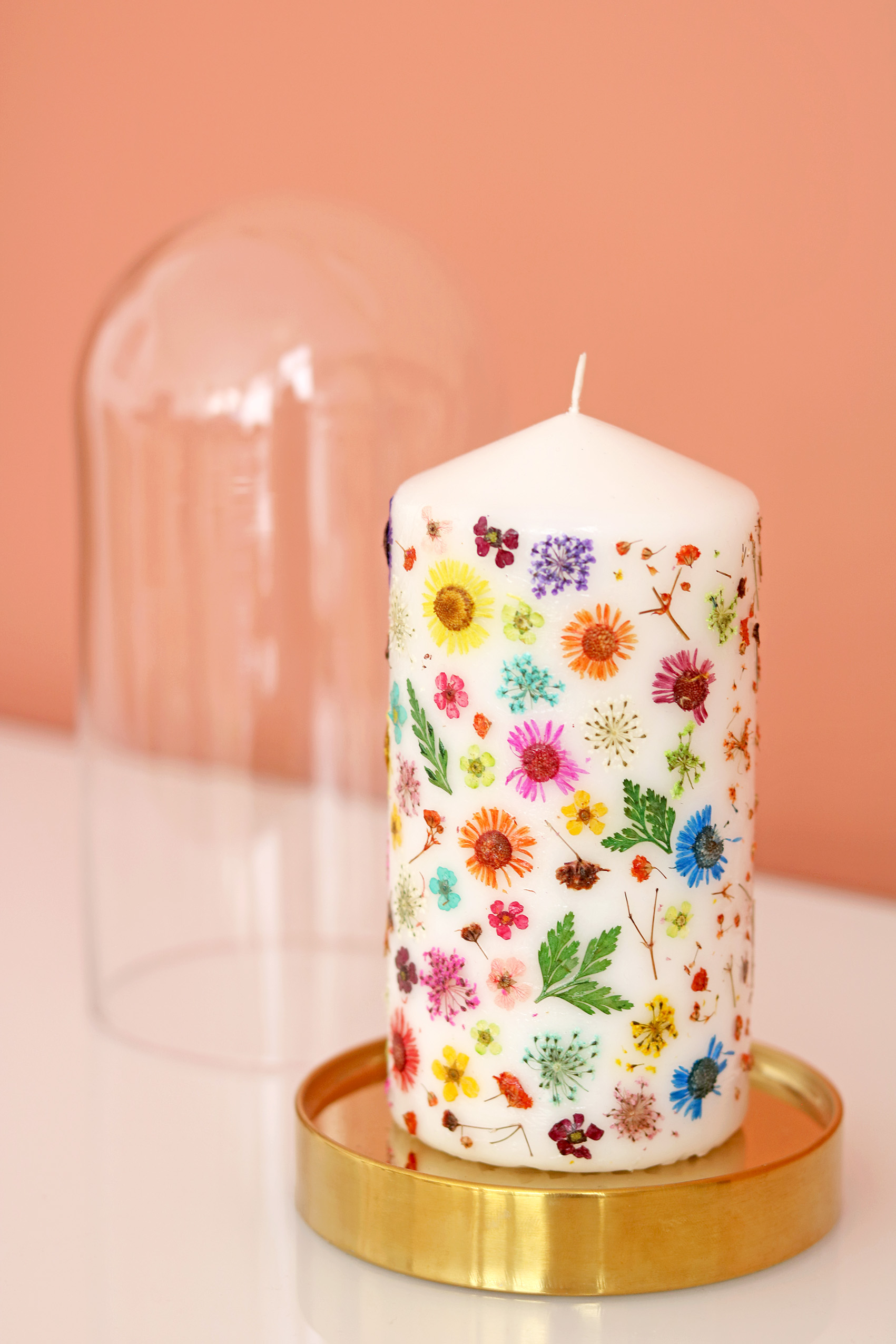 DIY Comment faire une bougie avec fleurs séchées ?