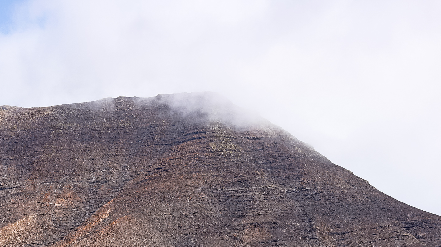 nuage-accroché-dans-montagne