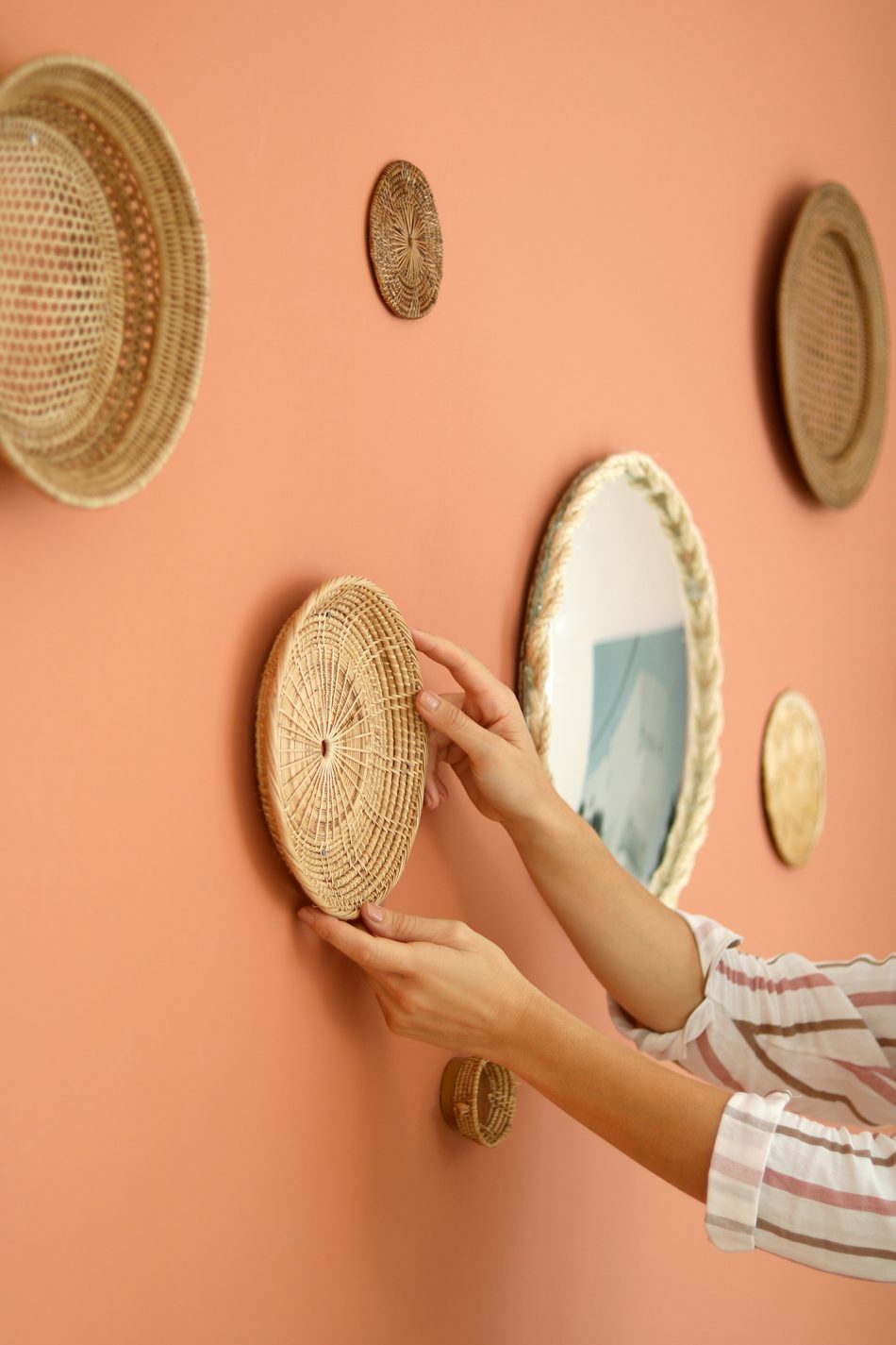 rattan-baskets-wall-inspiration